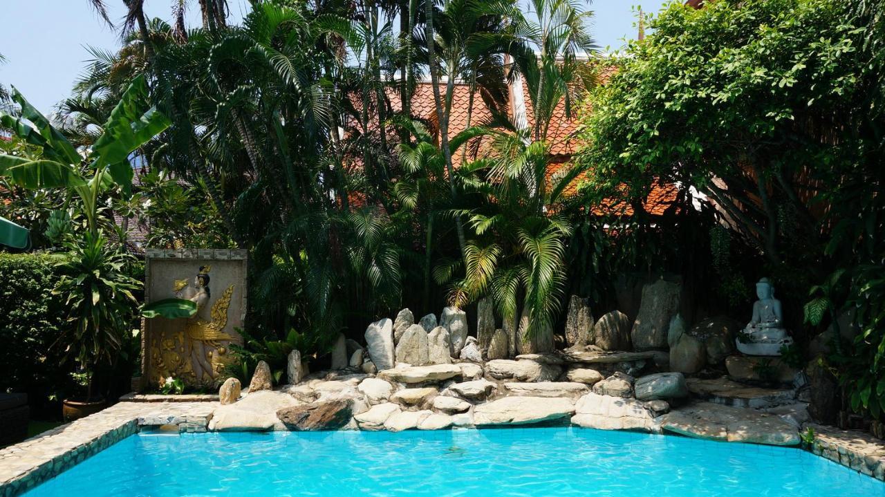 Leprive Resort Pattaya Esterno foto